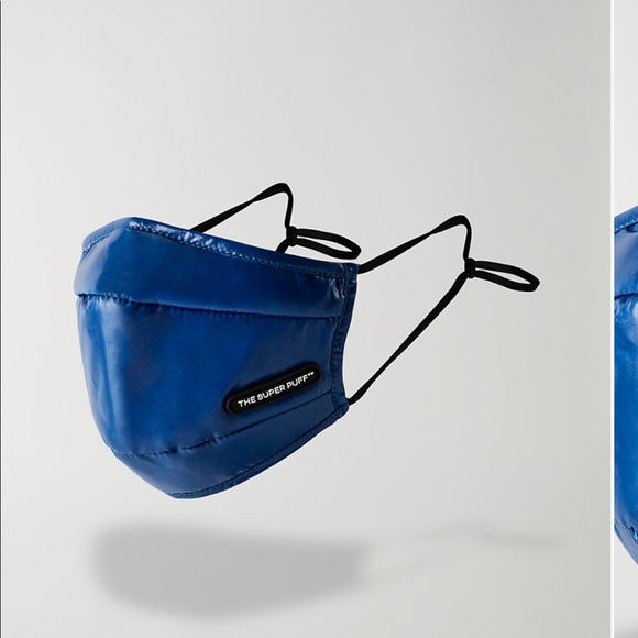 Aritzia Accessories - NEW aritzia super puff face mask